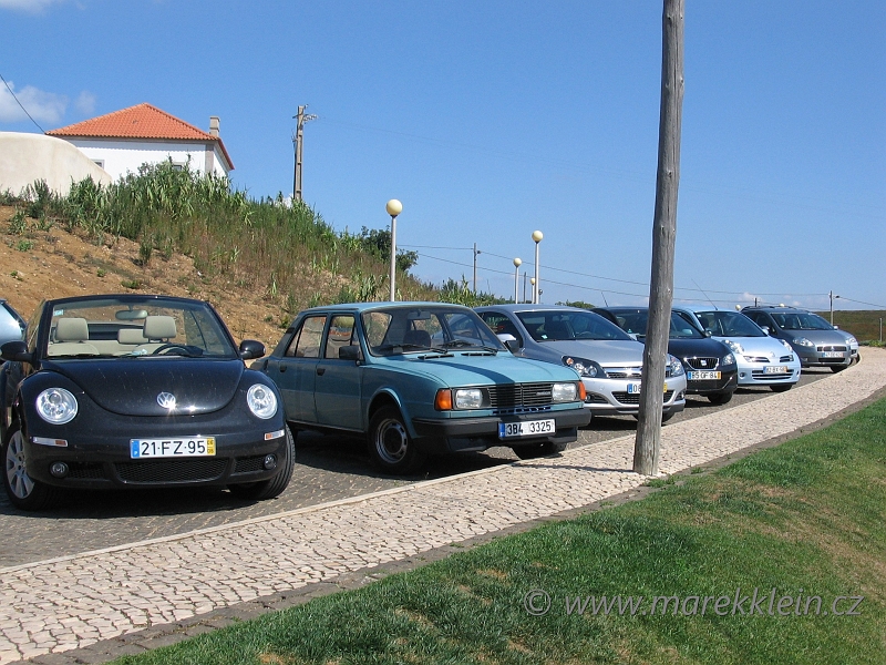 Cabo da Roca, zaparkovane vozy, ten nas je ovsem nejlepsi